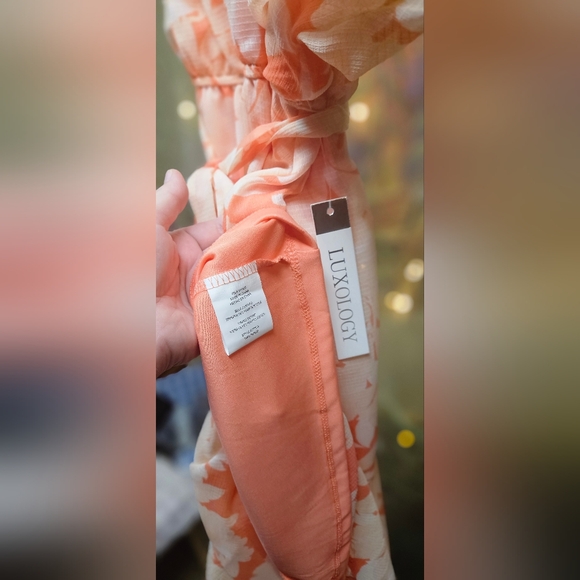 Ladies Dress - Picture 9 of 9